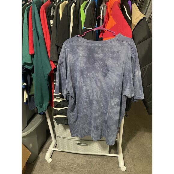 Size XL- Vintage The Mountain T Shirt Wolves & Flag Leather Tag Blue NEW DS V33 - Picture 2 of 3